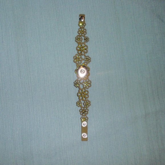 18mm Snap Bracelet Jewelry Bundle With 4 Snaps Rose Flowers - Picture 3 of 12